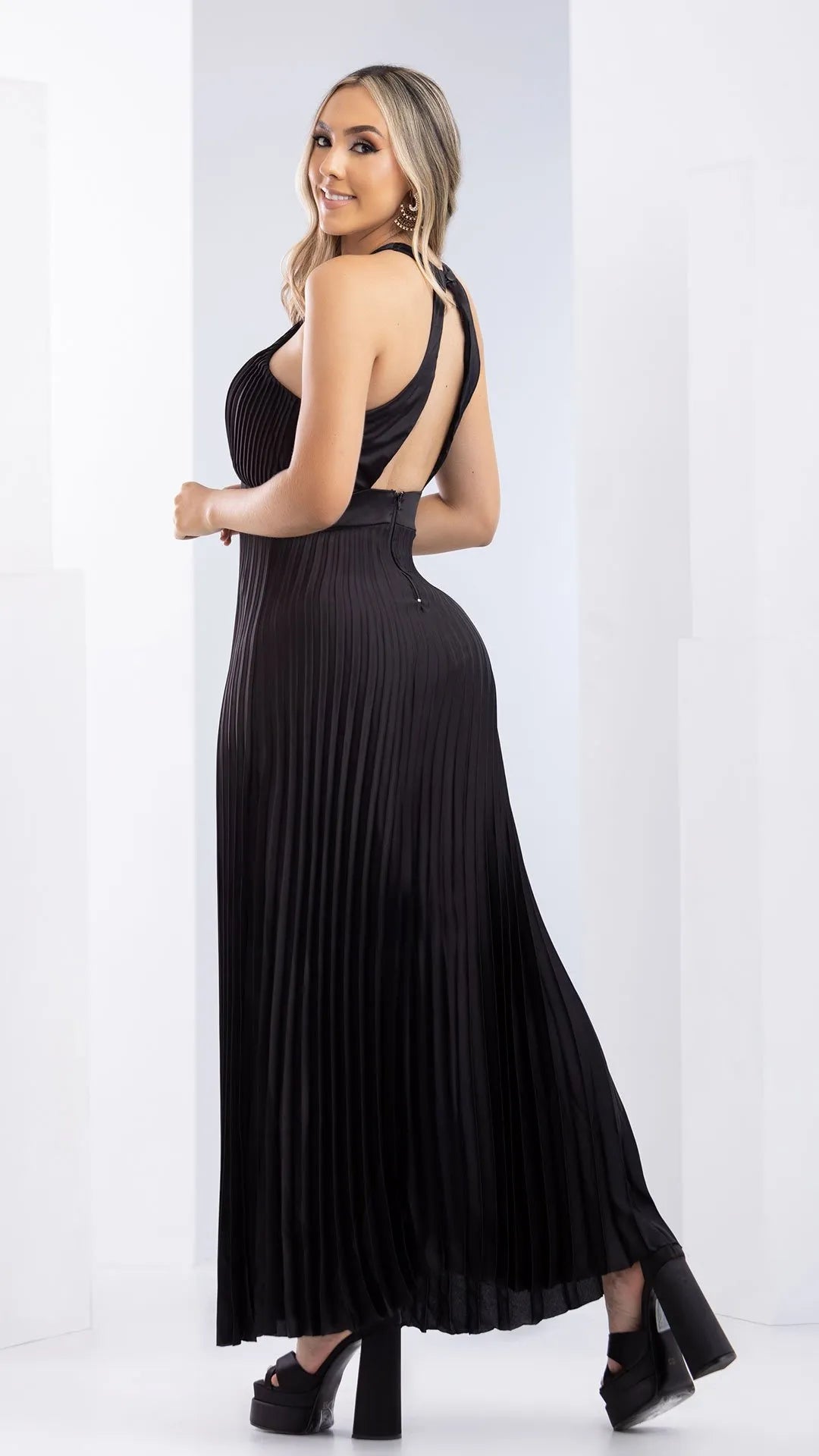 M73700 VESTIDO SATIN NEGRO