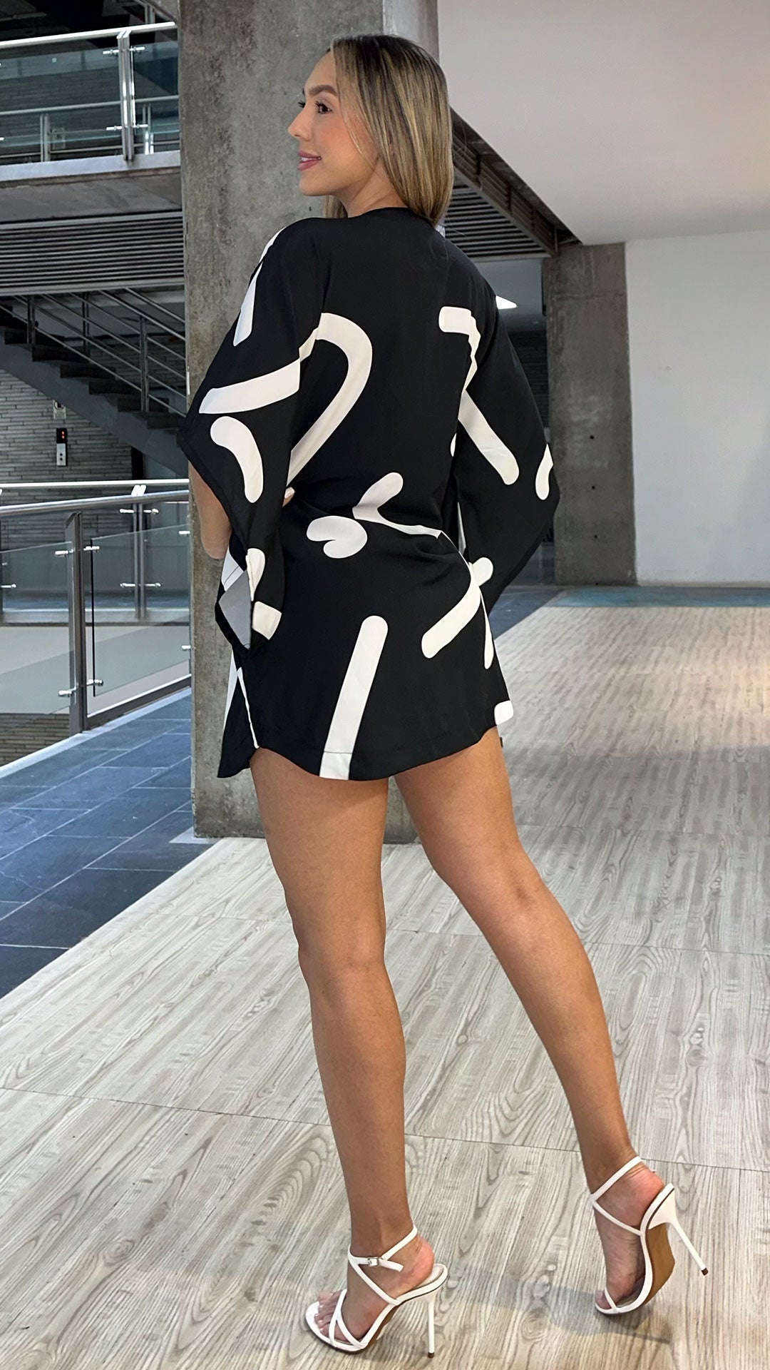 M73911 VESTIDO CHALIS DIAGONAL ESTAMPADO NEGRO