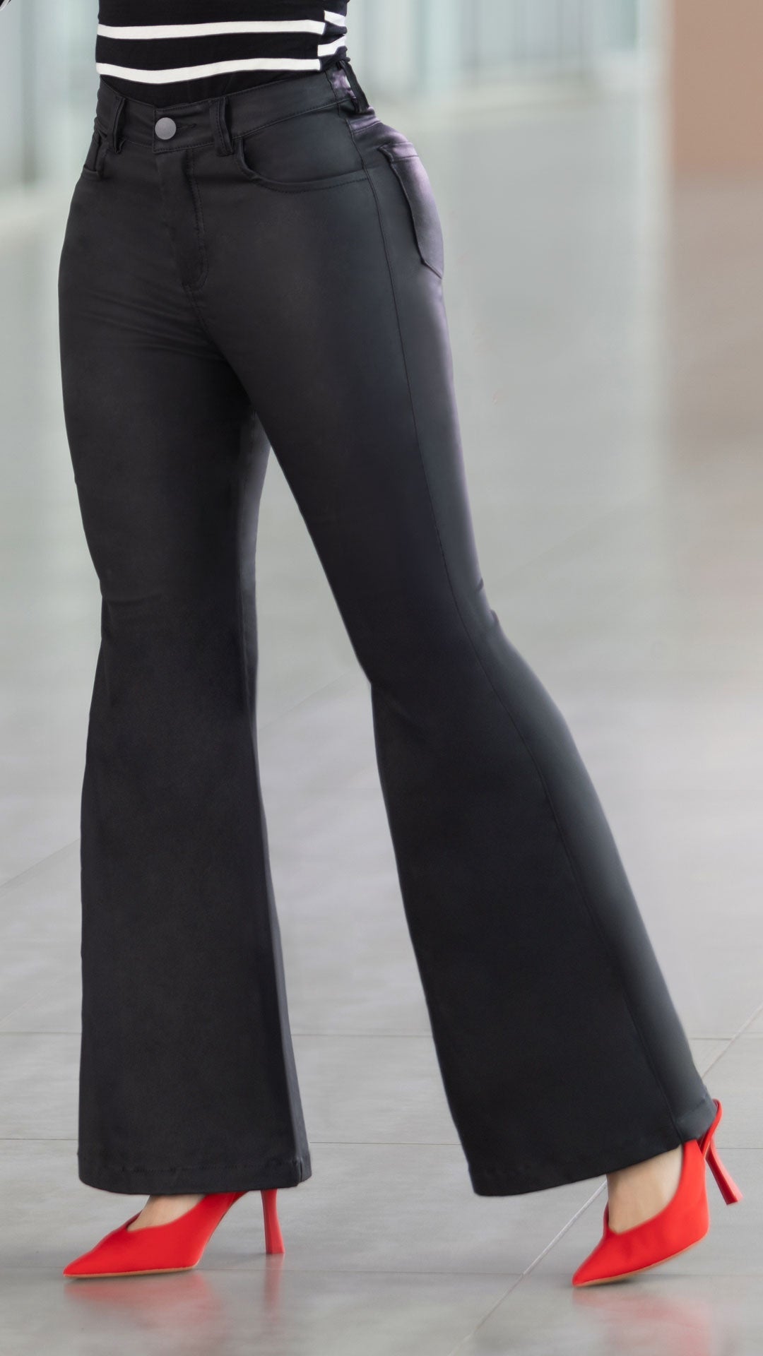 M74145 PANTALÓN BENGALINA CUERO NEGRO