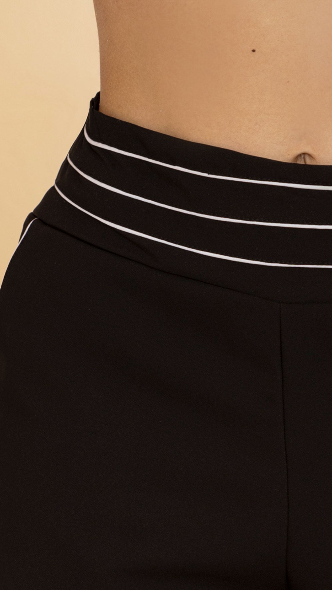 M74334 SHORT NOCHE DE VIENA NEGRO