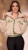 Y3656 CHAQUETA OVEJERA ESTAMPADO VERDE