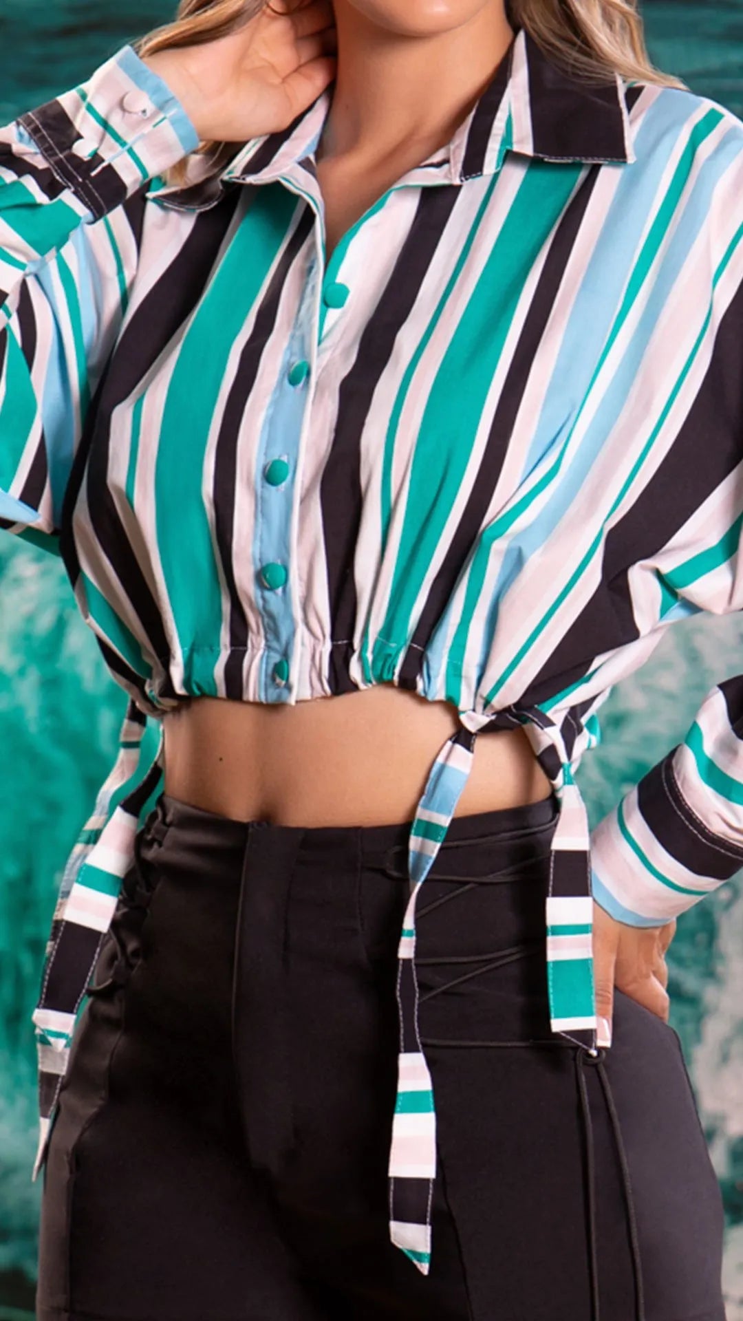 Y3752 BLUSA POPELINA ESTAMPADO VERDE