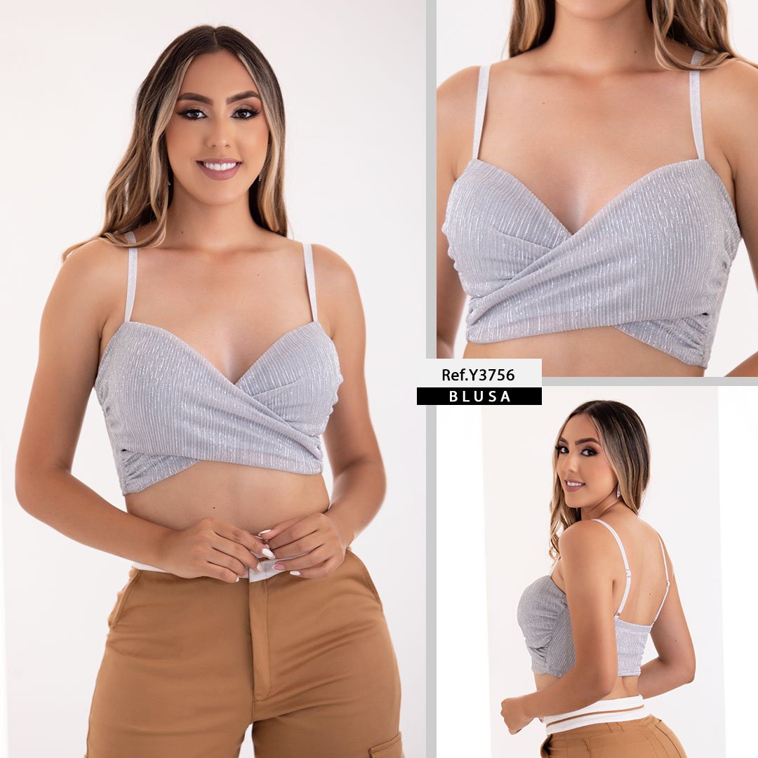 Y3756 BLUSA PLIZADA LUREX PLATA